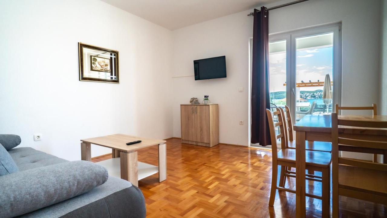 Calma Apartments Traù Esterno foto